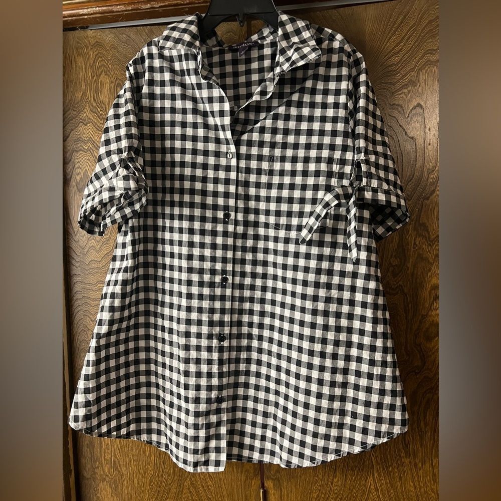 Roamans Black and Ehite Checkered Button Blouse 16W